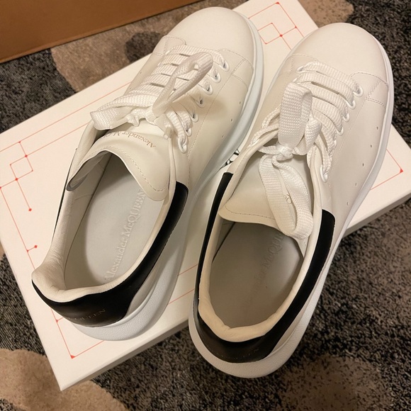 Alexander McQueen sneaker, authentic, in box - Picture 4 of 6